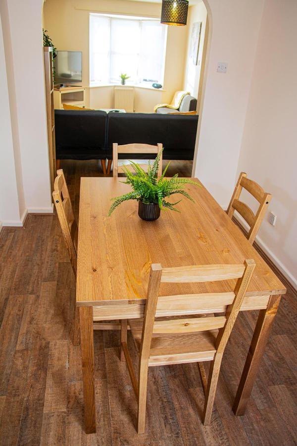 Cosy 3-Bed Home Close To City Centre Манчестър Екстериор снимка