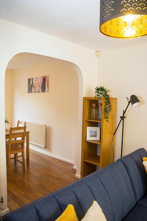 Cosy 3-Bed Home Close To City Centre Манчестър Екстериор снимка