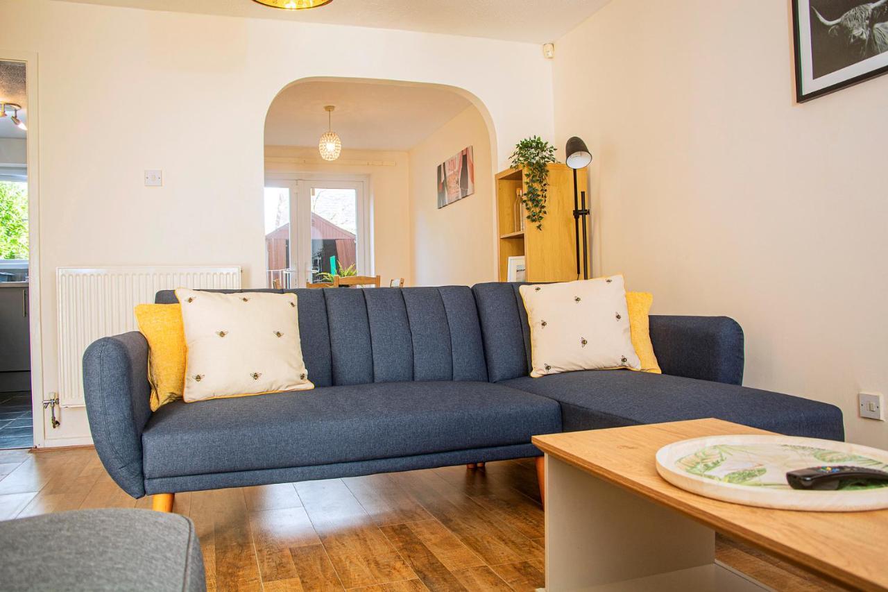Cosy 3-Bed Home Close To City Centre Манчестър Екстериор снимка