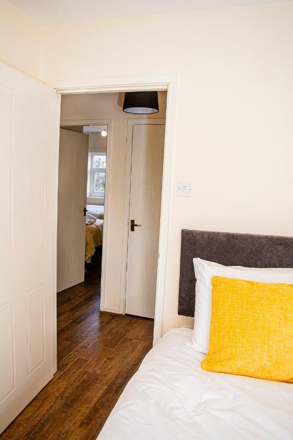Cosy 3-Bed Home Close To City Centre Манчестър Екстериор снимка