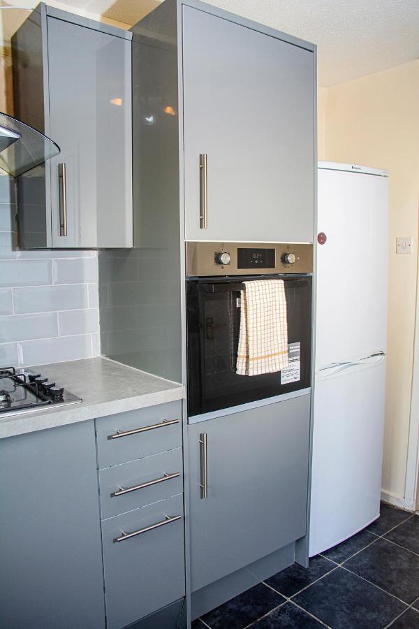 Cosy 3-Bed Home Close To City Centre Манчестър Екстериор снимка